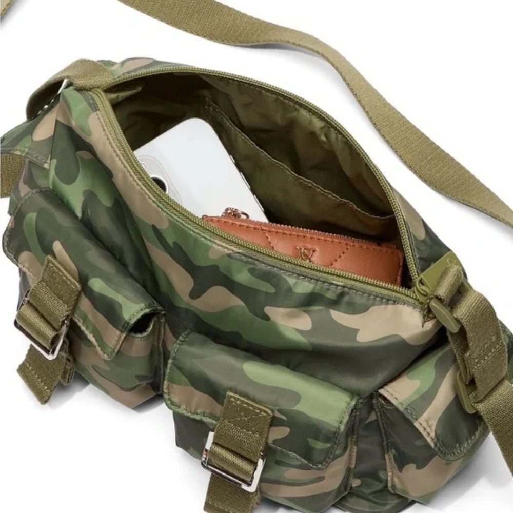 VS PINK GREEN CAMO CARGO BAG - Picture 3 of 4